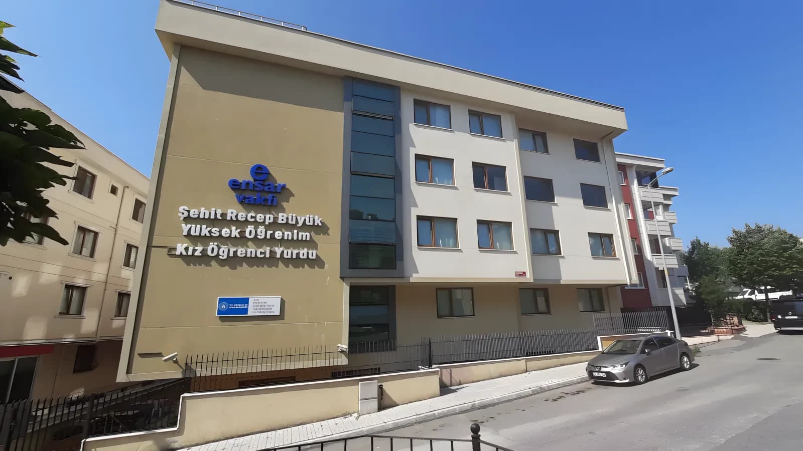 Özel Ensar Vakfı İstanbul Üsküdar Şehit Recep Büyük Yükseköğrenim Kız Öğrenci Yurdu Küçük Resim 1