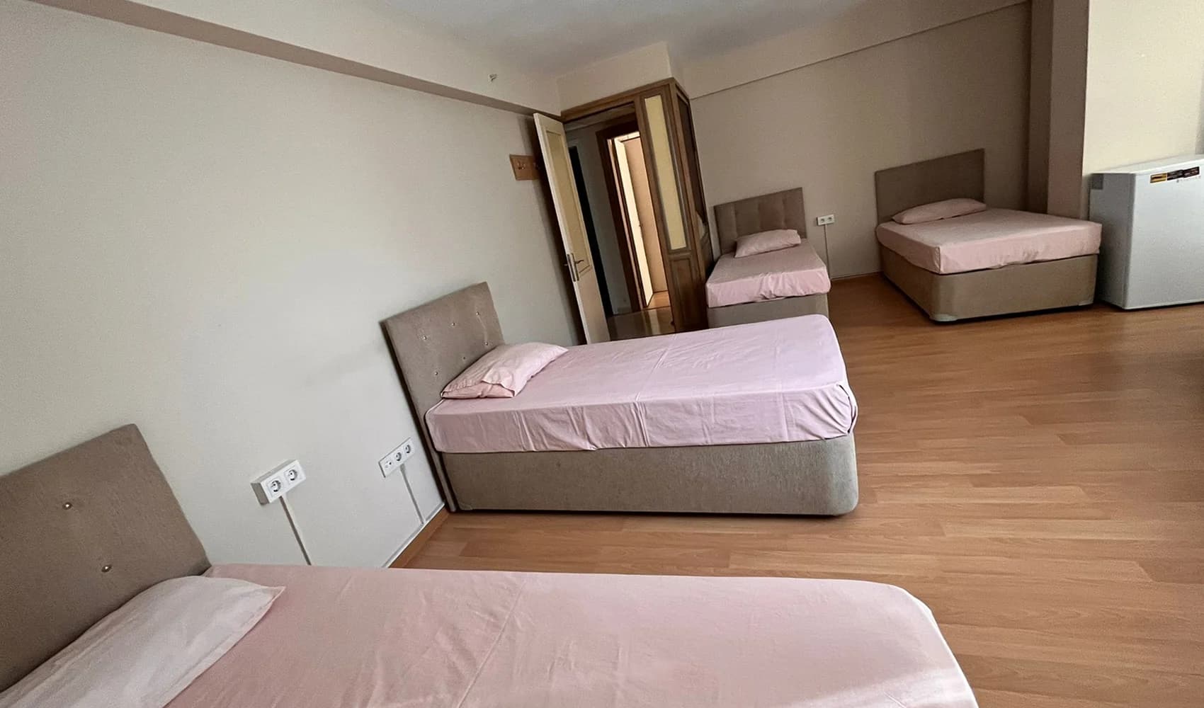 Özel İnsan Vakfı Bahçelievler Yükseköğretim Kız Öğrenci Yurdu Küçük Resim 7