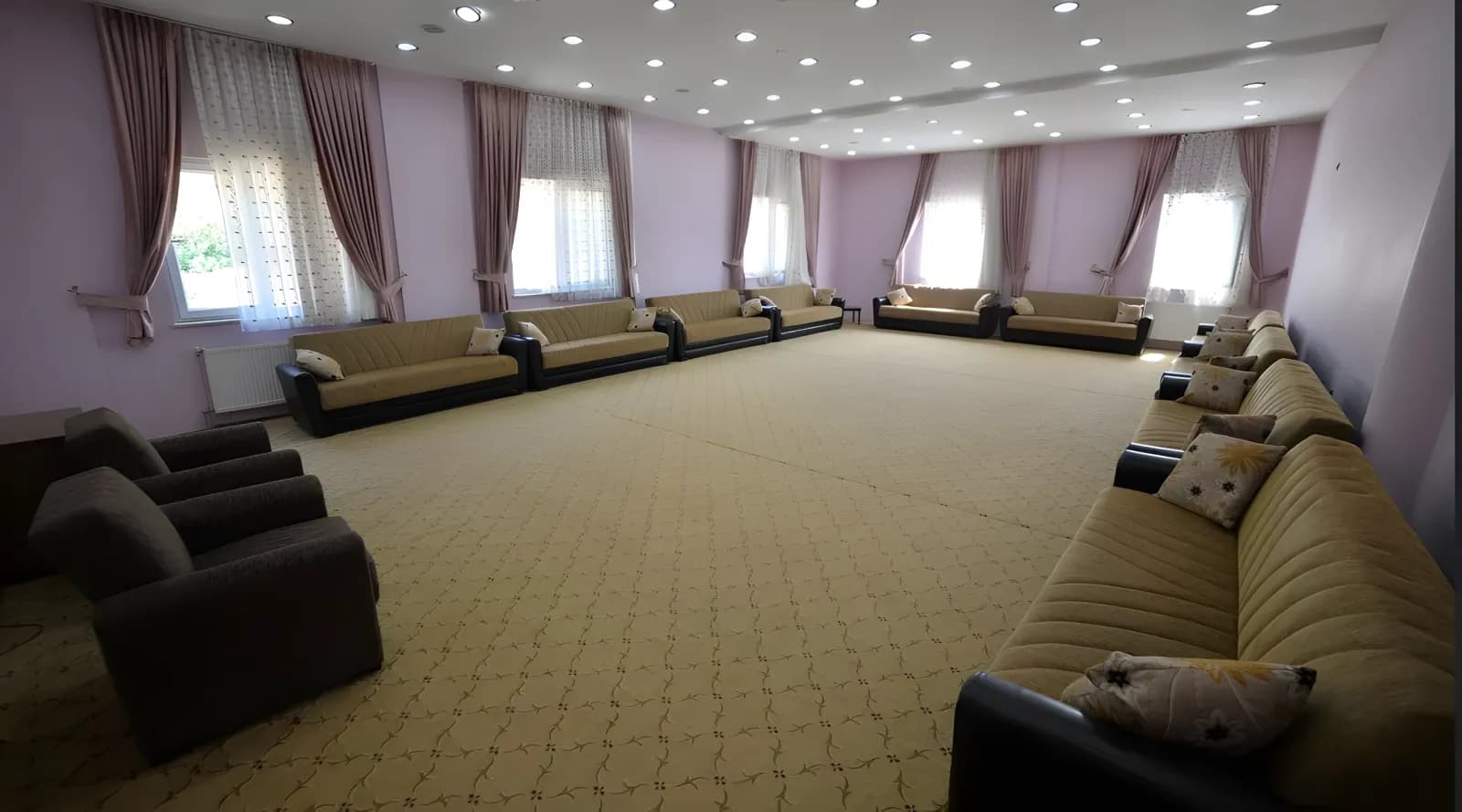 Özel İnsan Vakfı Nevres Ongun Yükseköğretim Kız Öğrenci Yurdu Küçük Resim 3