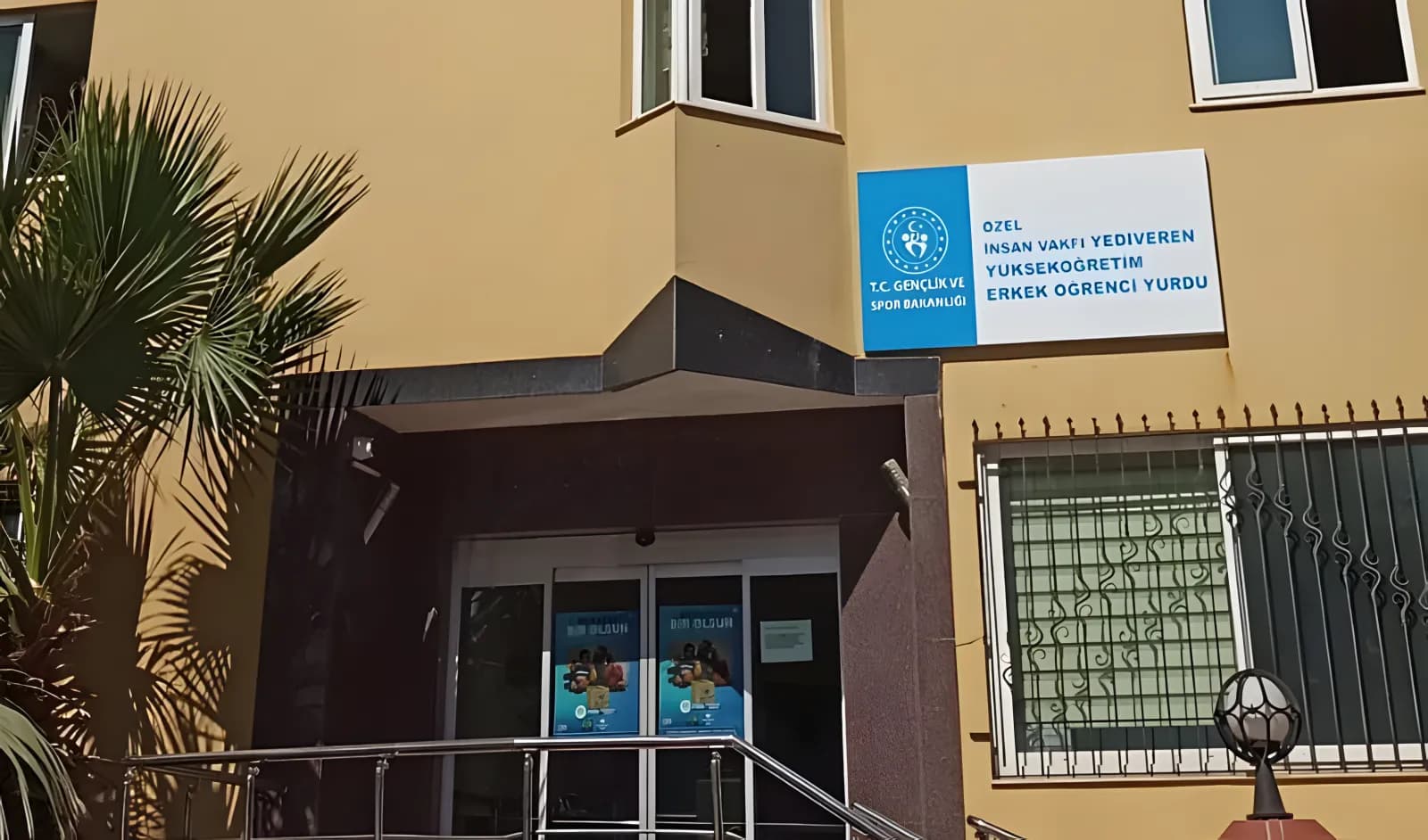 Özel İnsan Vakfı Yediveren Yükseköğretim Erkek Öğrenci Yurdu Küçük Resim 1