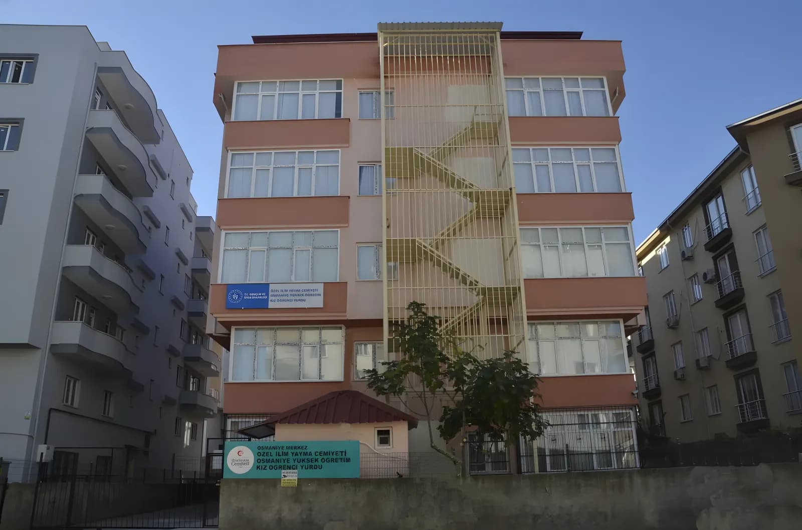 Zeynep Kösemen Yükseköğretim Kız Öğrenci Yurdu Küçük Resim 1