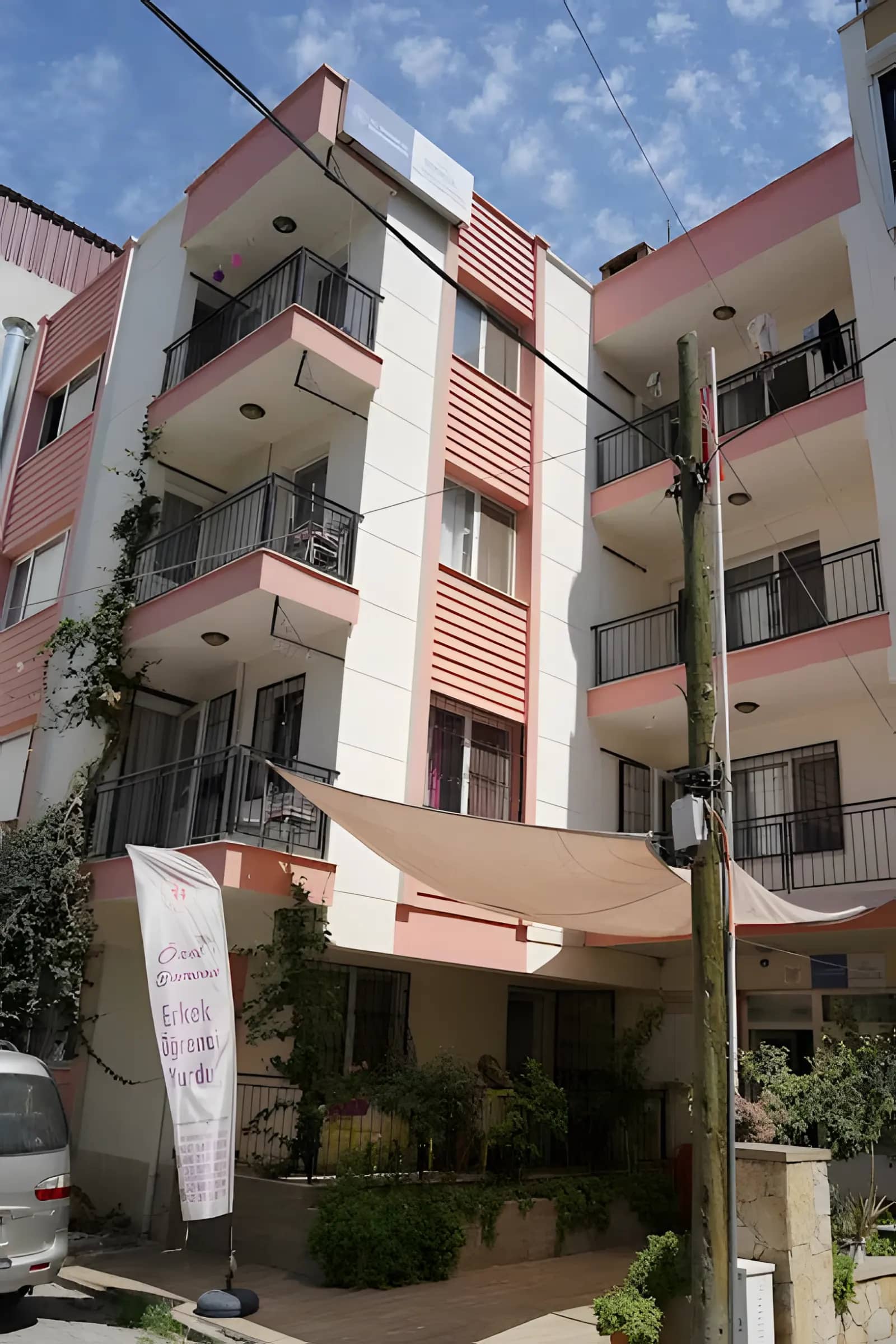 Özel Bornova Yükseköğrenim Erkek Öğrenci Yurdu