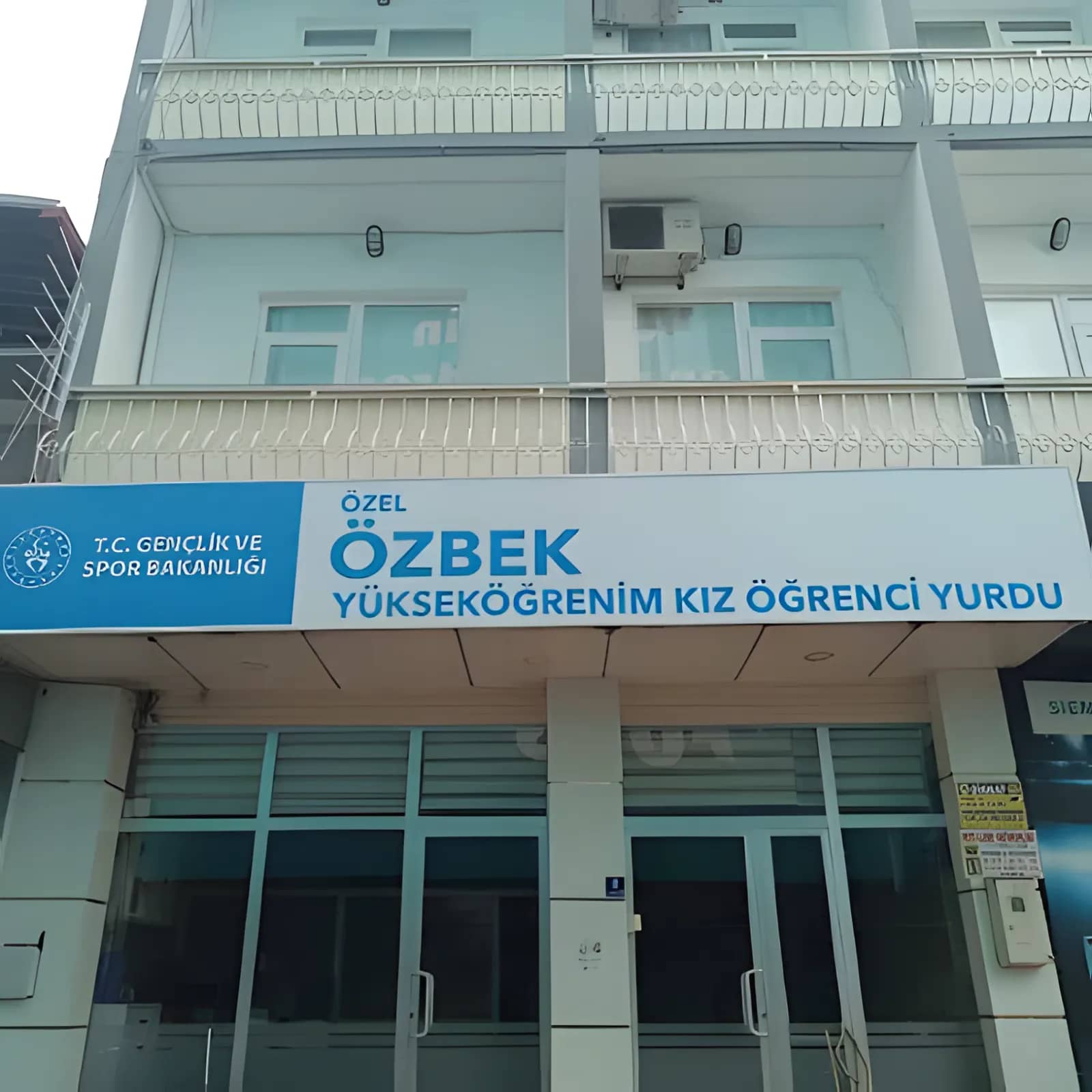 Özel Özbek Yükseköğrenim Kız Yurdu