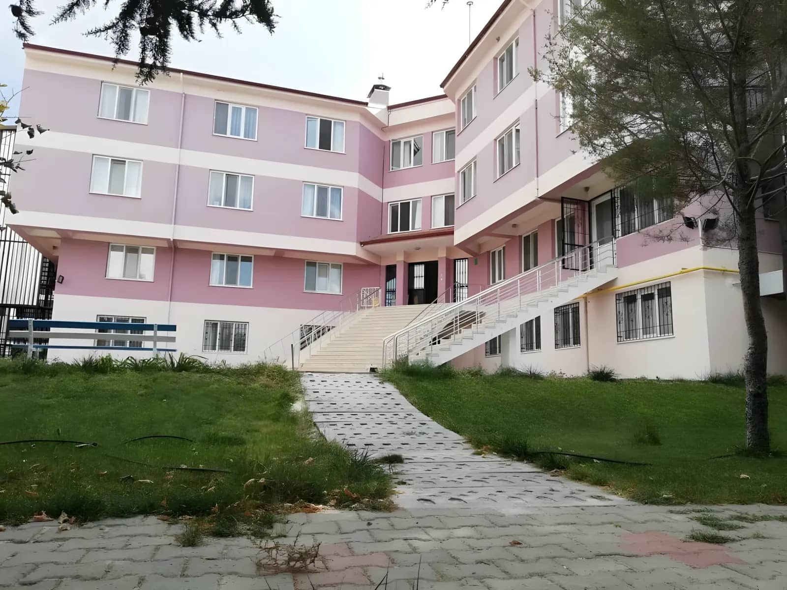 Türkiye Diyanet Vakfı Burdur Yükseköğrenim Kız Öğrenci Yurdu Görsel 3
