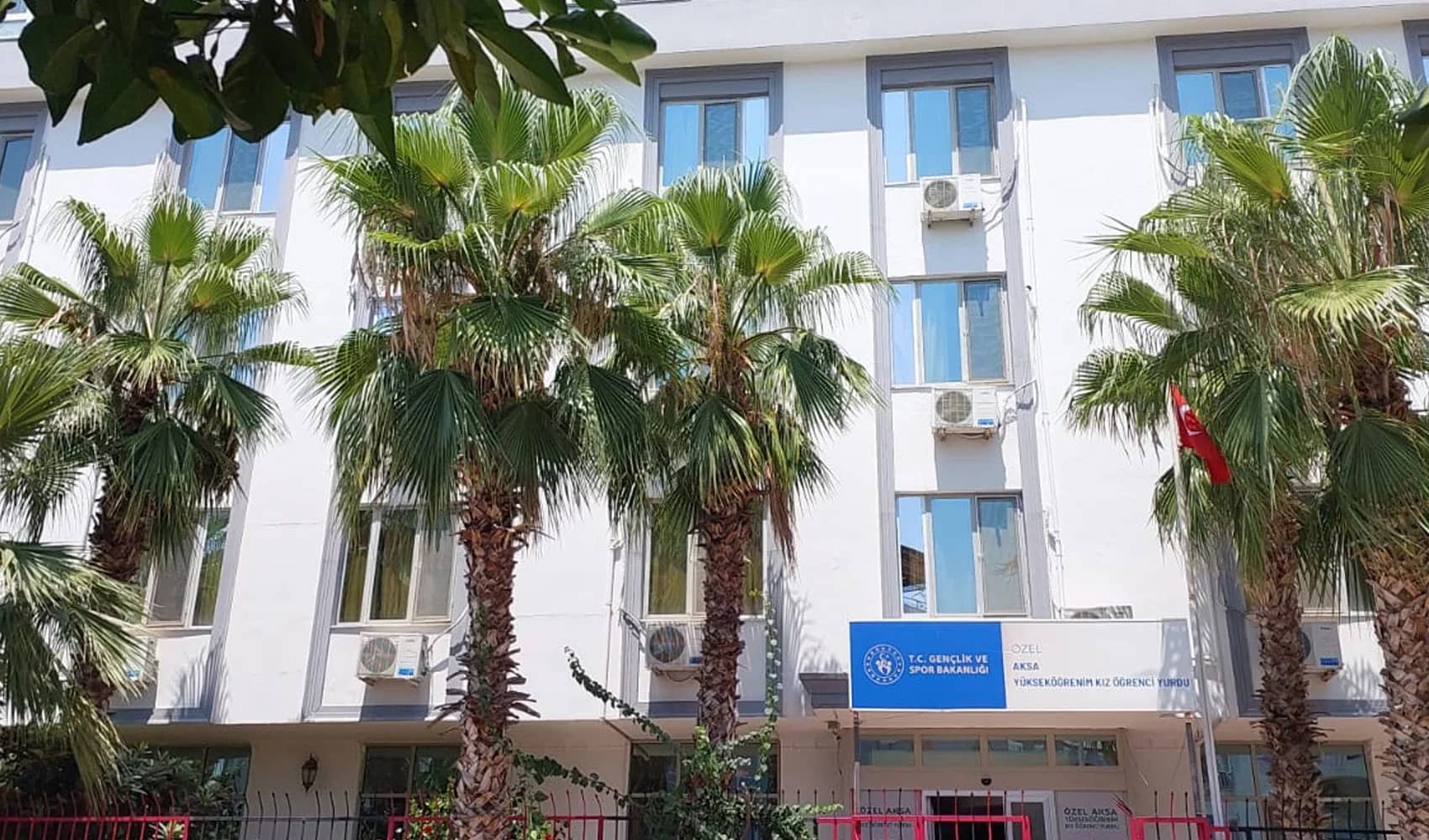 Özel İnsan Vakfı Aksa Yükseköğretim Kız Öğrenci Yurdu
